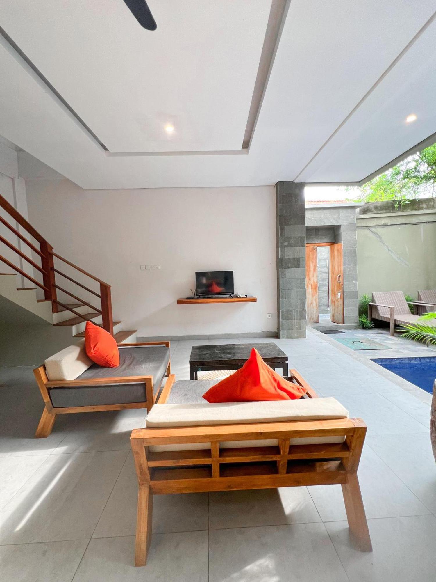 Apple Villa & Suite Seminyak Exterior foto