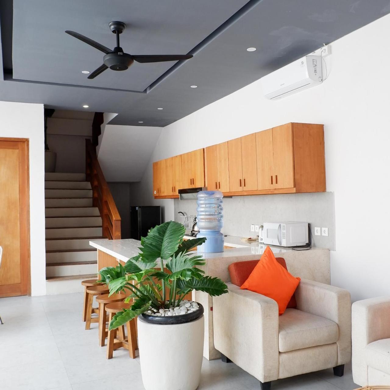 Apple Villa & Suite Seminyak Exterior foto
