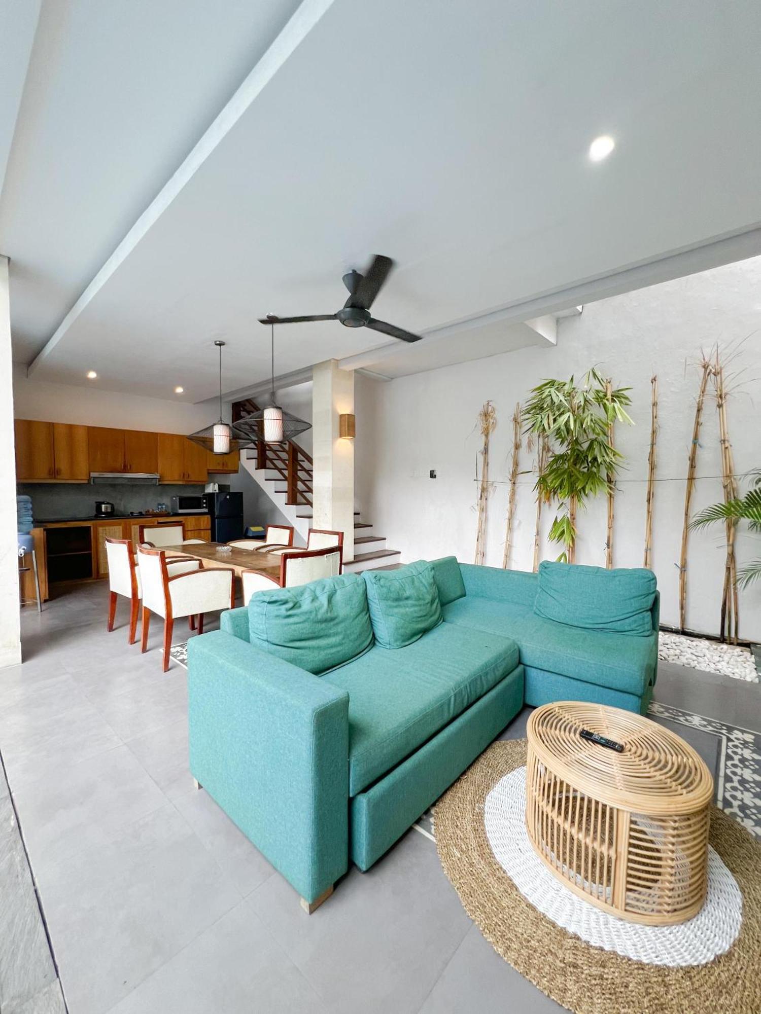 Apple Villa & Suite Seminyak Exterior foto