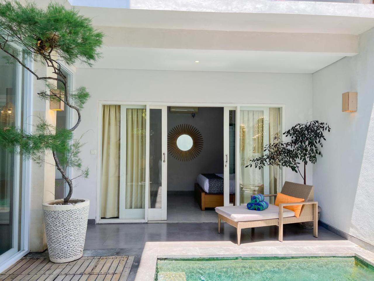 Apple Villa & Suite Seminyak Exterior foto