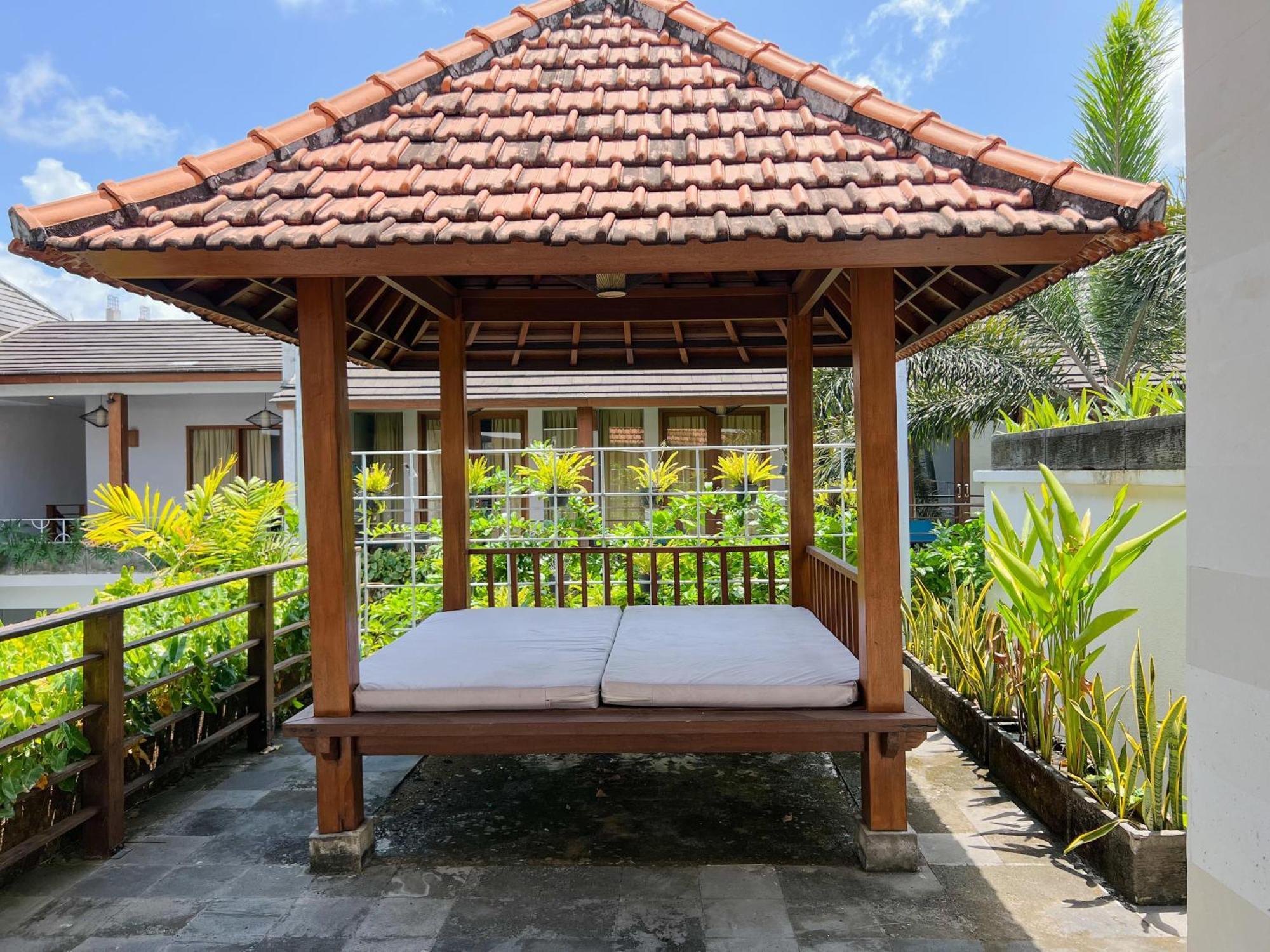 Apple Villa & Suite Seminyak Exterior foto