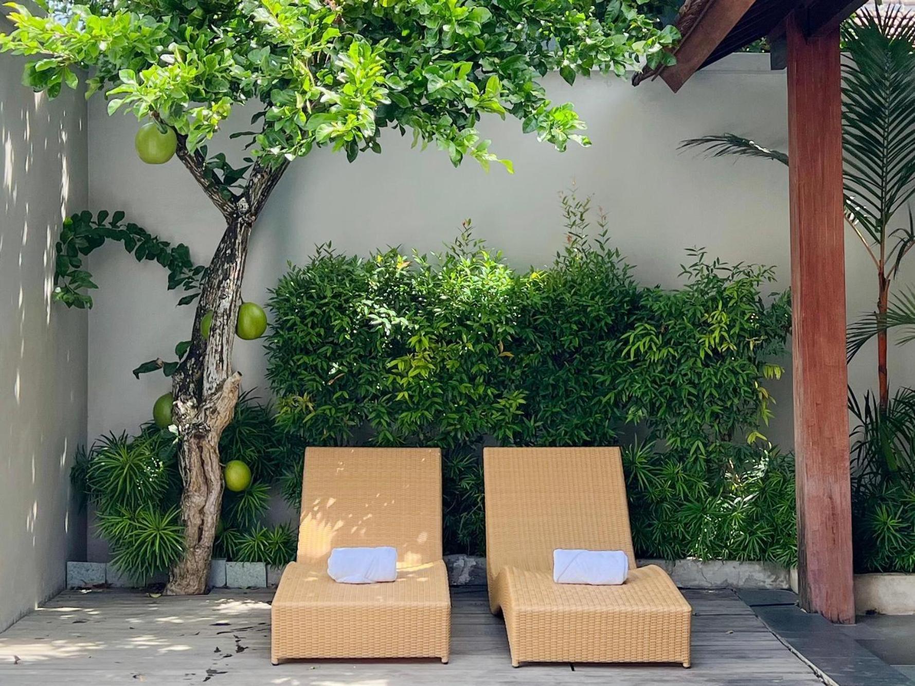 Apple Villa & Suite Seminyak Exterior foto